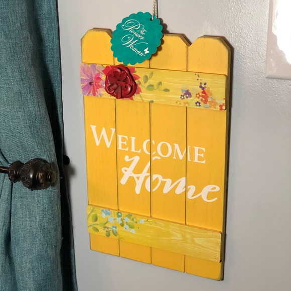 Pioneer Woman Yellow Welcome Home Sign - Picture 1 of 4
